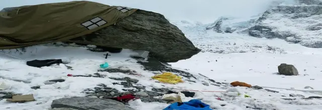 Rainbow Valley on Mount Everest: What It Is and Why It Exists
