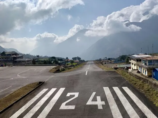 Lukla Flight Delays and Cancellations: What Trekkers Should Know