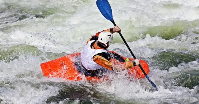 Canoeing In Nepal: An Adventurer’s Guide