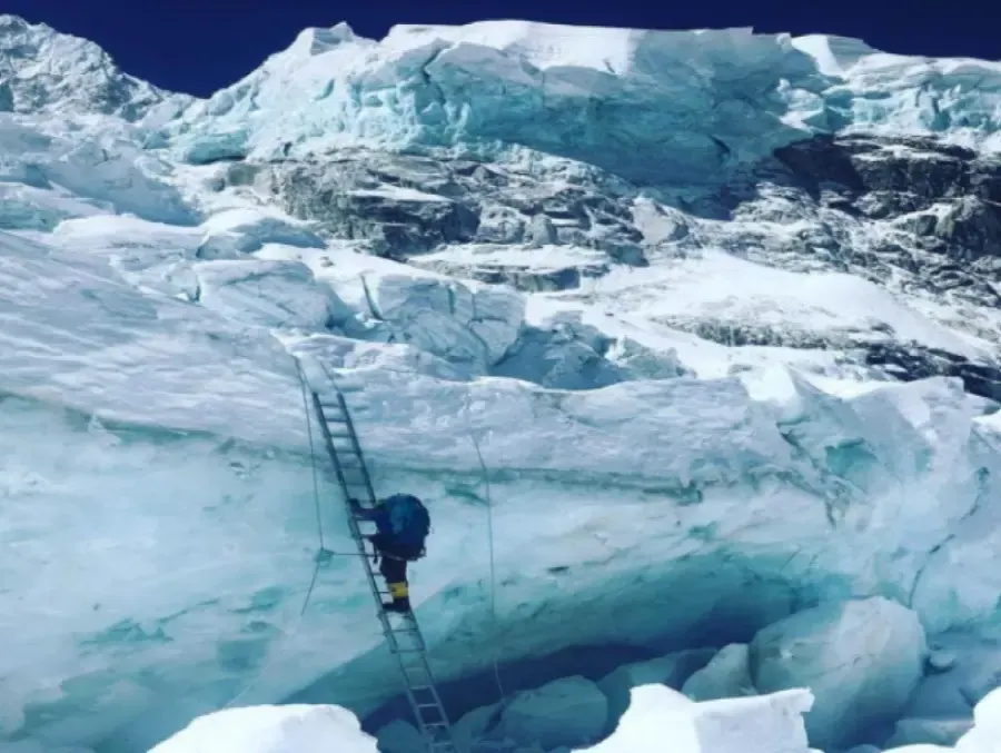 Khumbu-ice-fall