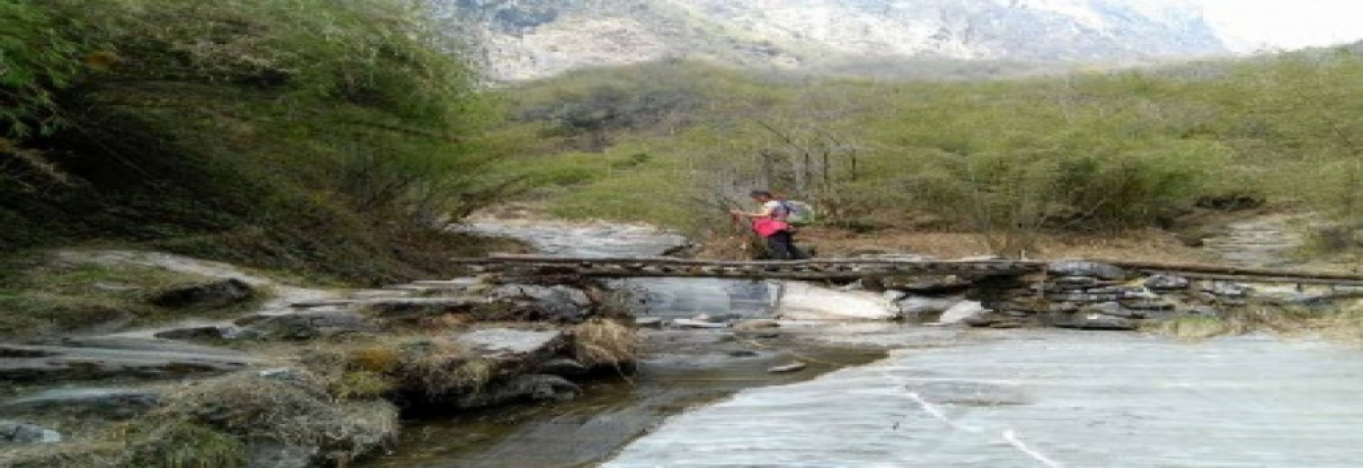 How to Pack Light Under 10 kg for Trekking: Women's Guide to Backpacking