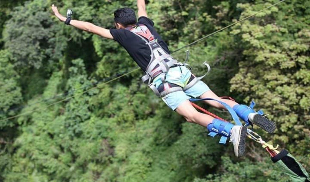 Bunjee jumping in Nepal Last Resort