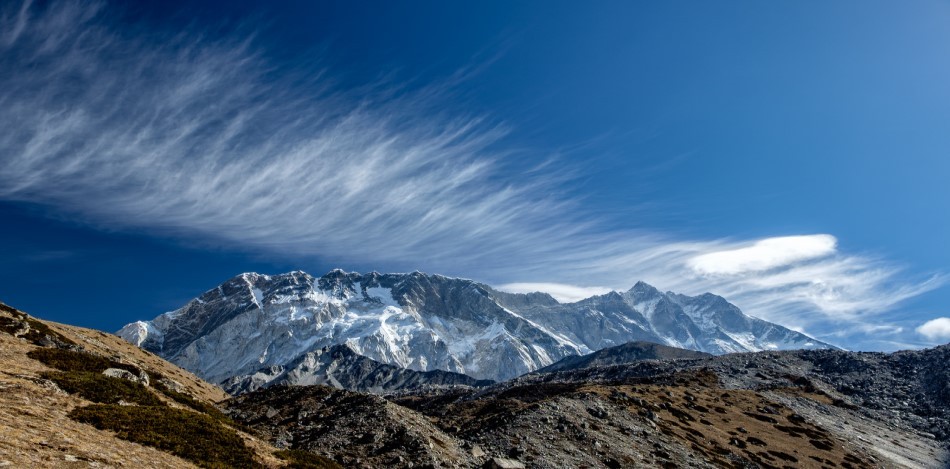 Nuptse wall from Kongmla Pass