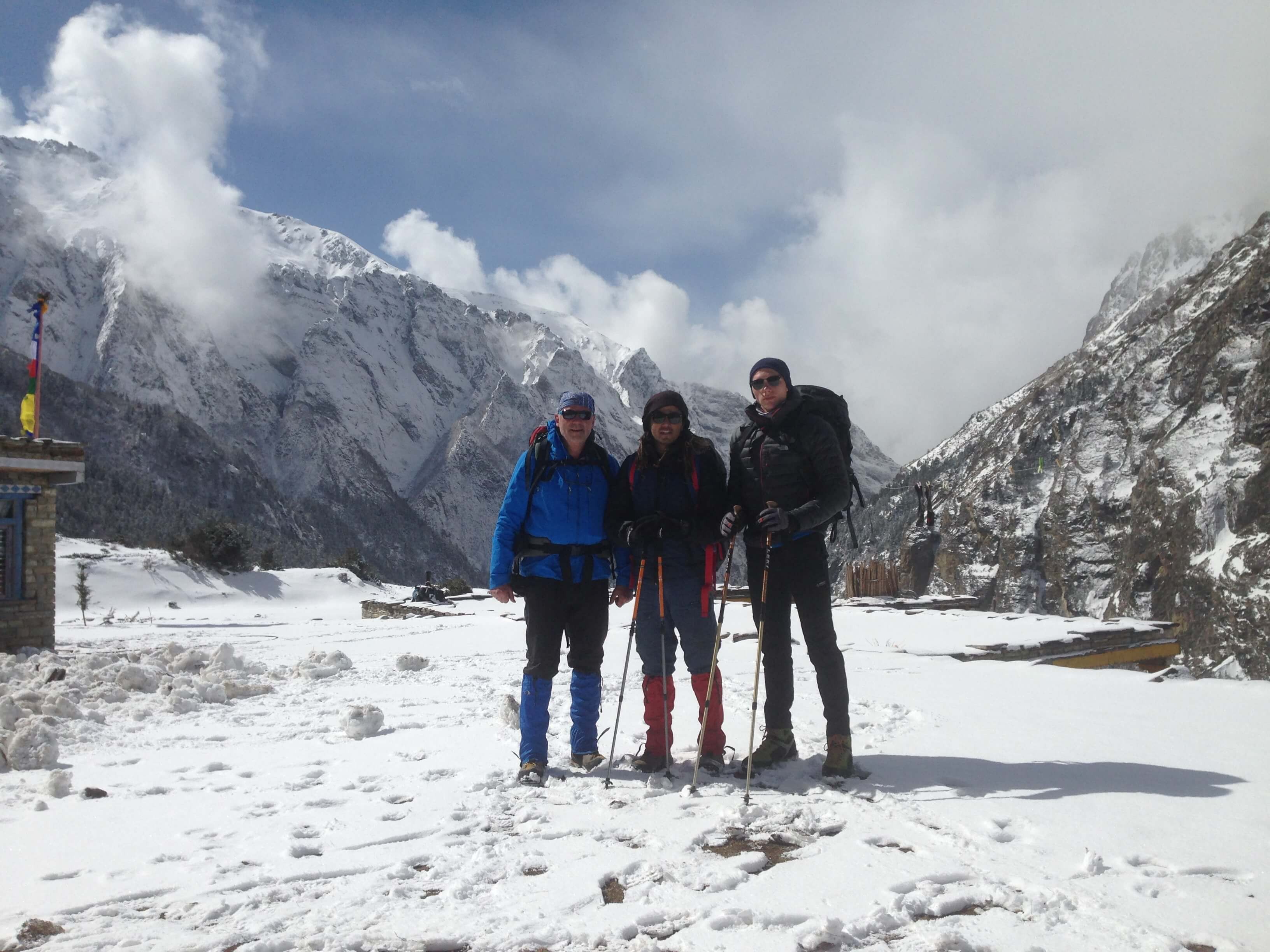 Tourists at Nar Phu alley Trek